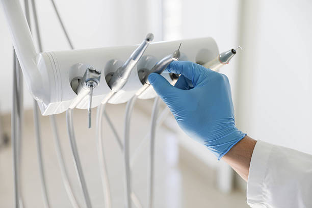 Professional Emergency Dentist technician working in Hartford, AL